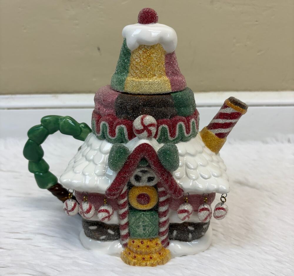 NWT Department 56 Gingerbread House Frosted Teapot 2002 Christmas Decor